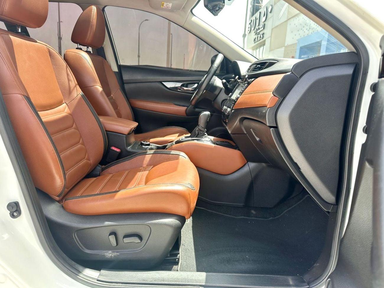 Nissan X Trail SL 955-Monthly l GCC l Panoramic, Leather, Cruise l Accident Free