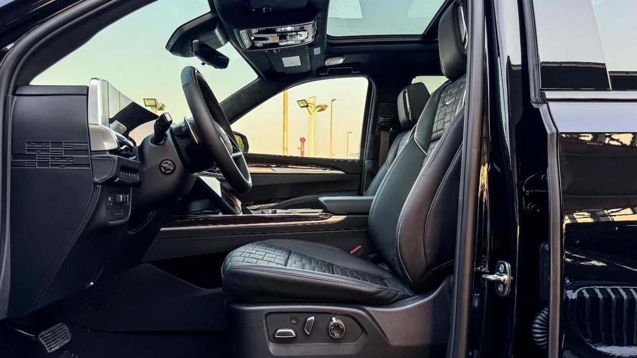 Cadillac Escalade Sport Platinum 6.2L 4WD Sport Platinum 2025 Brand New American Specs 6.2L V8