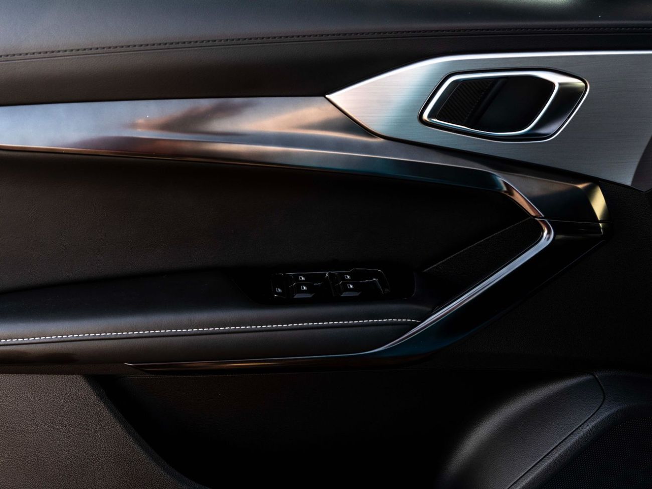 أم جي وان 1.5 LUX