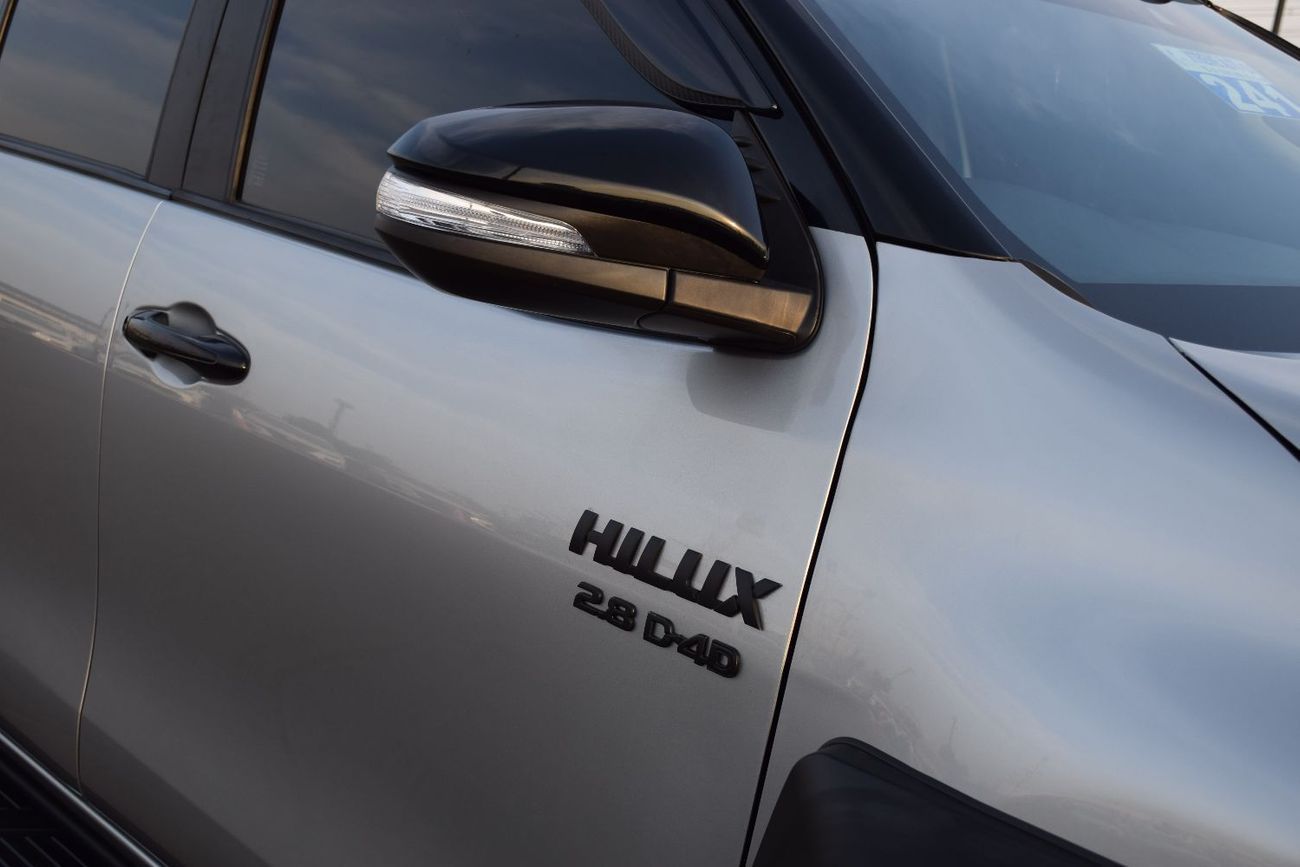 تويوتا هيلوكس 4x4 Diesel 2.8L (Right Hand )