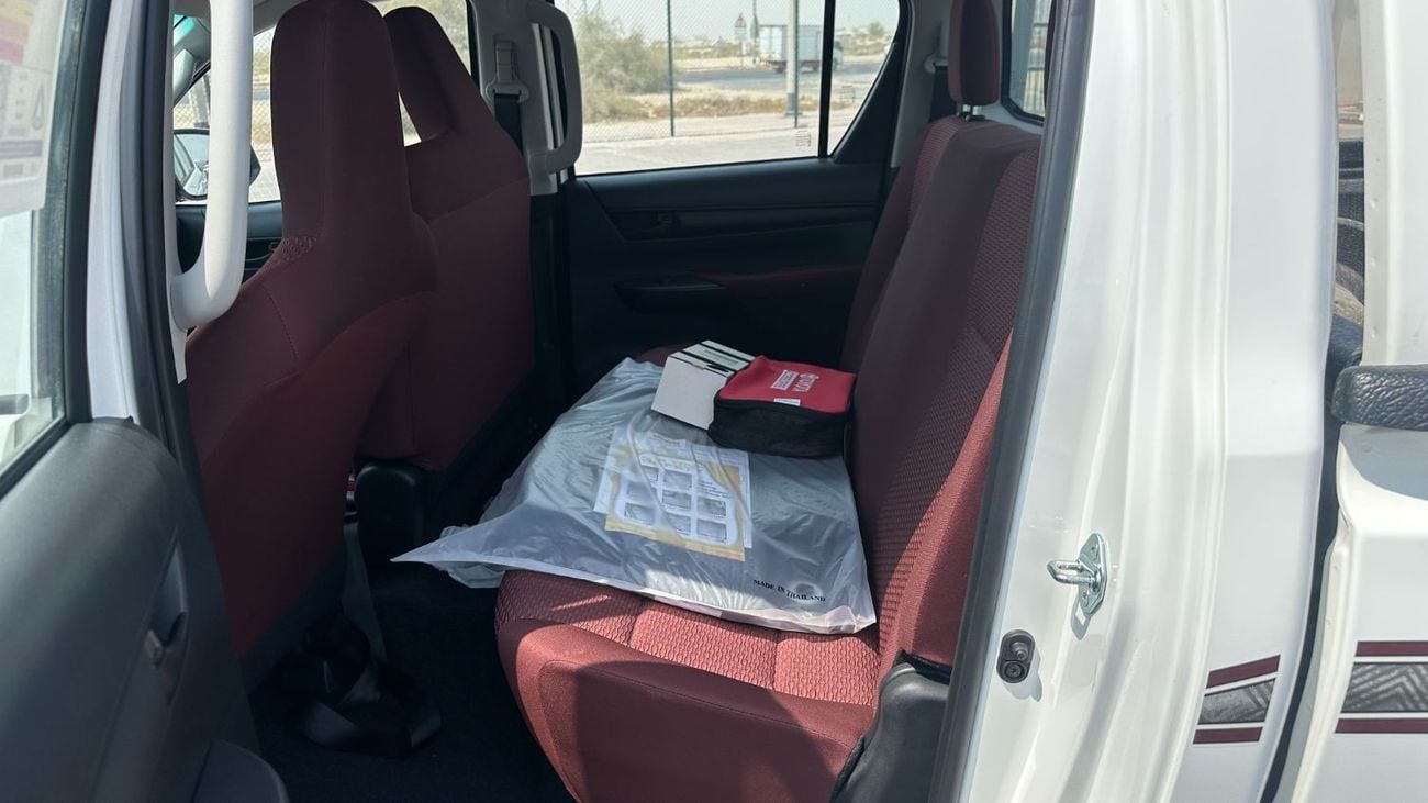 Toyota Hilux S GLX 2.4L 4WD M/T | Mid Linear (Chrome Edition)