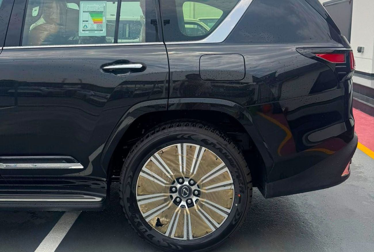 لكزس LX 600 SIGNATURE