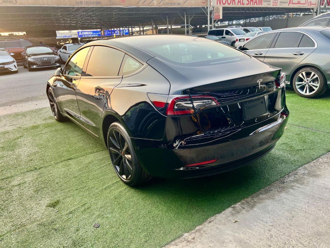 Tesla Model 3 Rear-Wheel Drive warranty 40,000 km and service