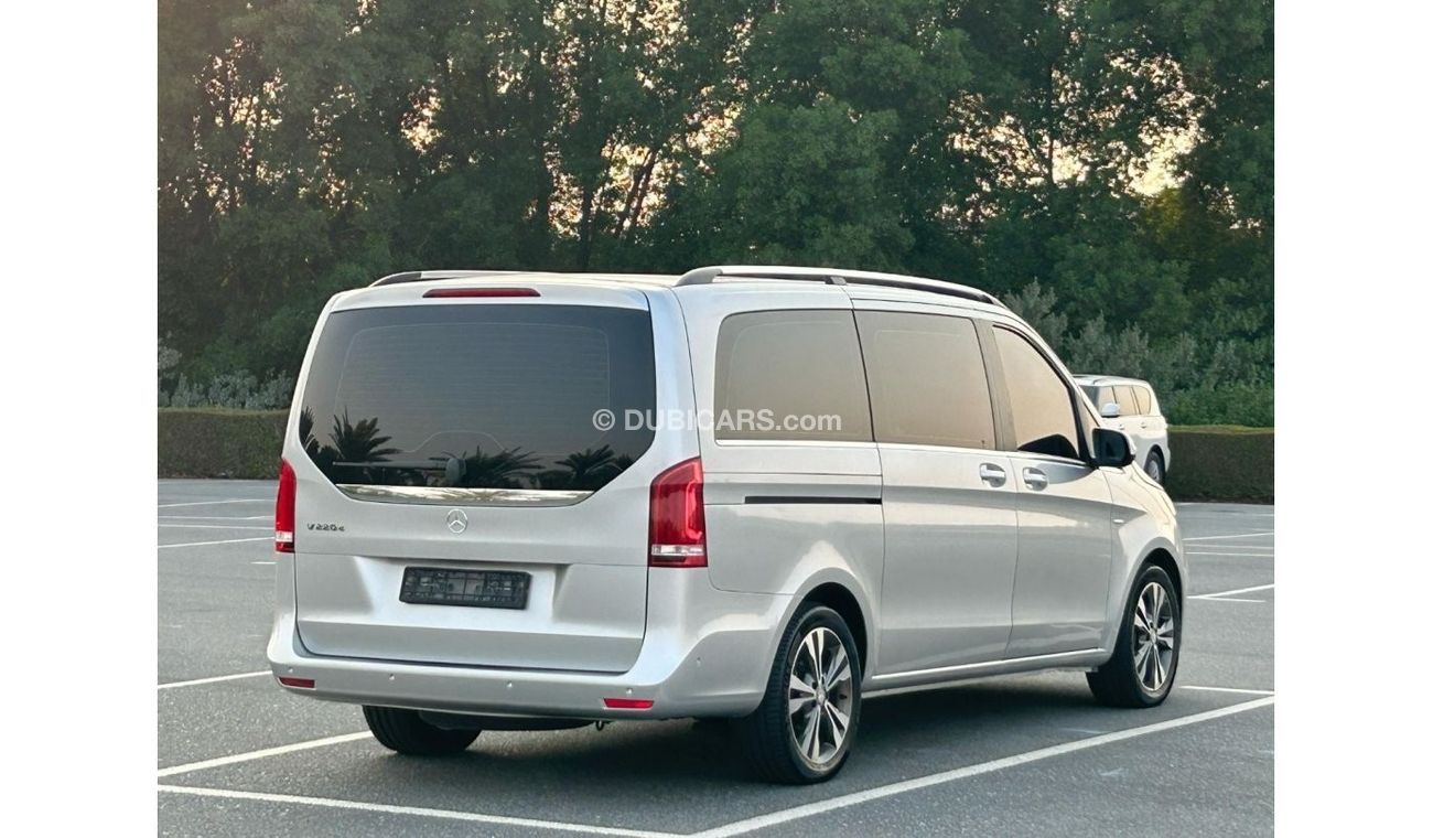 Mercedes-Benz V 220 V-220 Diesel V4 Full Option // Perfect Condition in side out side //