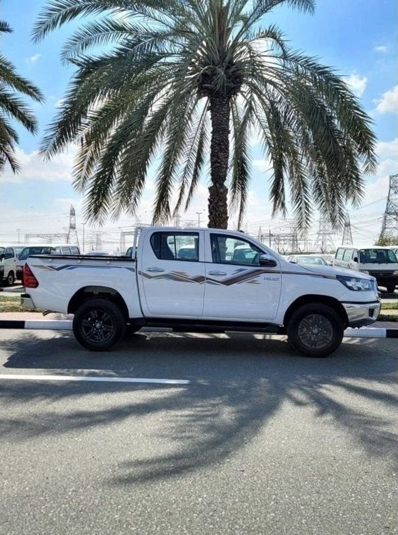 تويوتا هيلوكس GLX Toyota Hilux 2.7L Petrol Automatic Mid Option 2025