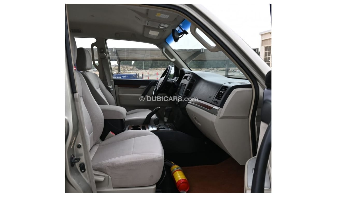 Mitsubishi Pajero GCC EXCELLENT CONDITION WITHOUT ACCIDENT 2008