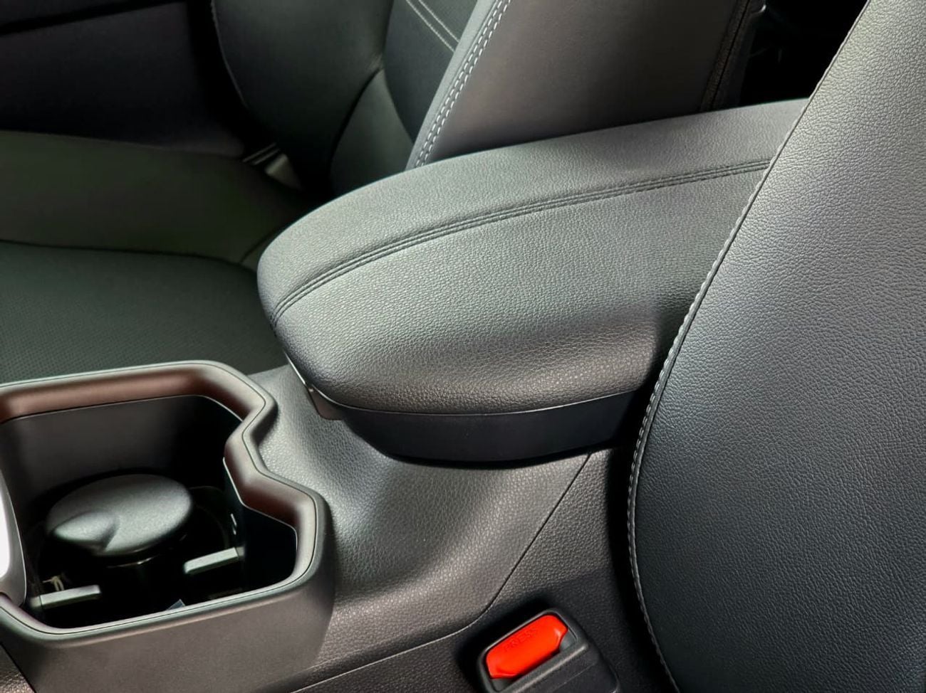 تويوتا راف ٤ LTD HEV TOYOTA RAV4 HYBRID 2.5L AWD FULL-OPTION LIMITED 2025 MODEL