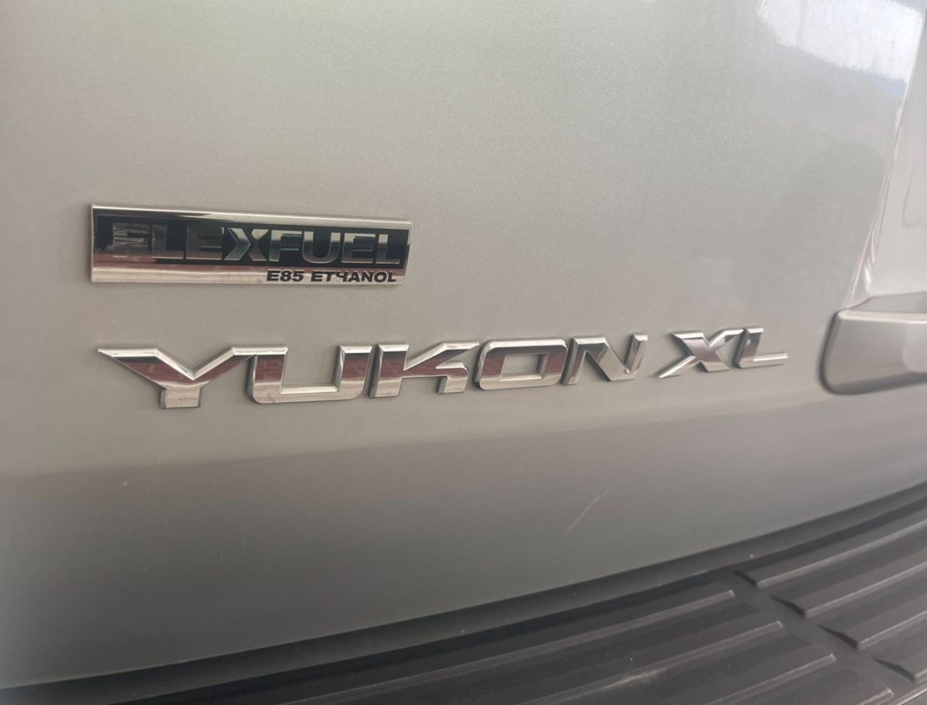 GMC Yukon XL 5.3L-8CYL SUNROOF EXCELLENT CONDITION