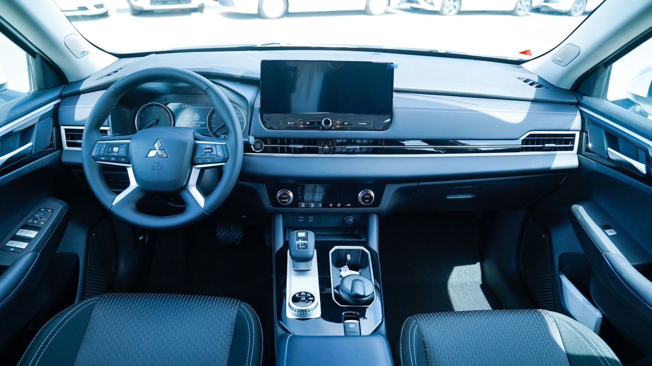 Mitsubishi Outlander GLX MIDLINE Brand New 2026 Mitsubishi Outlander Medium Line (G10) 2.5L | 7-Seater SUV | GCC Specific