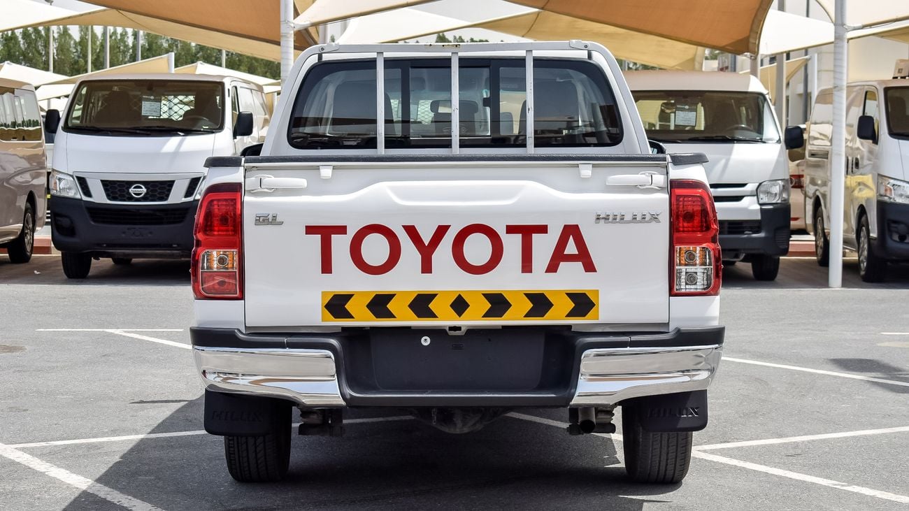 تويوتا هيلوكس GL