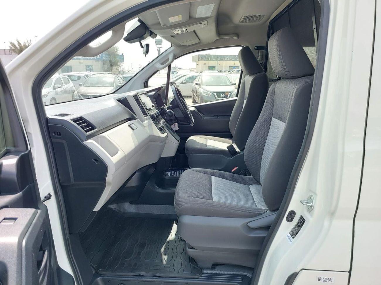تويوتا هاياس (RAMADAN OFFER) TOYOTA HIACE COMMUTER VAN RHD 2019 MODEL 2.8 L DIESEL AUTOMATIC(PM10875)