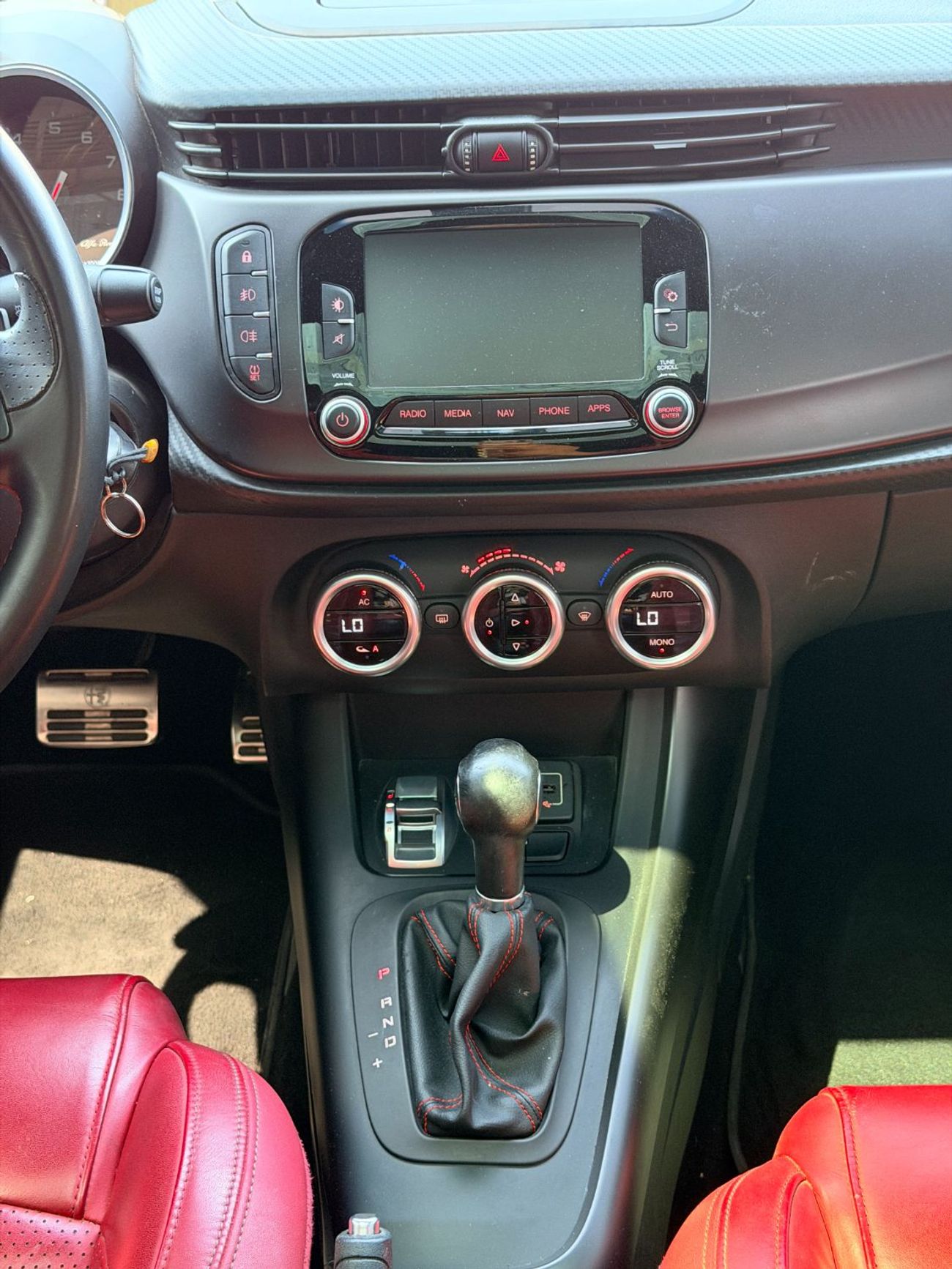 ألفا روميو جوليتا Veloce 1.8L