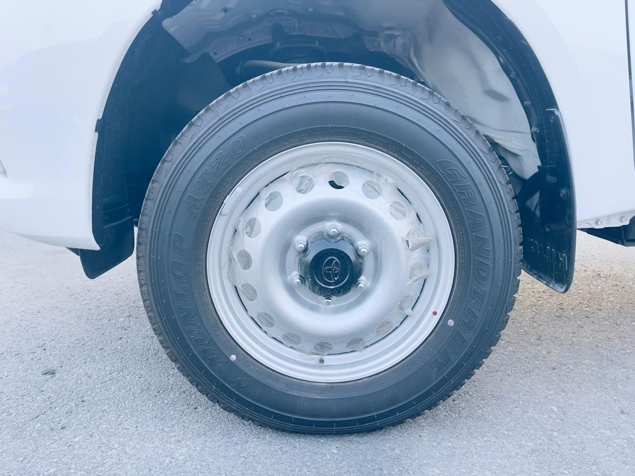 تويوتا هيلوكس GL 2.4L Double Cab Utility