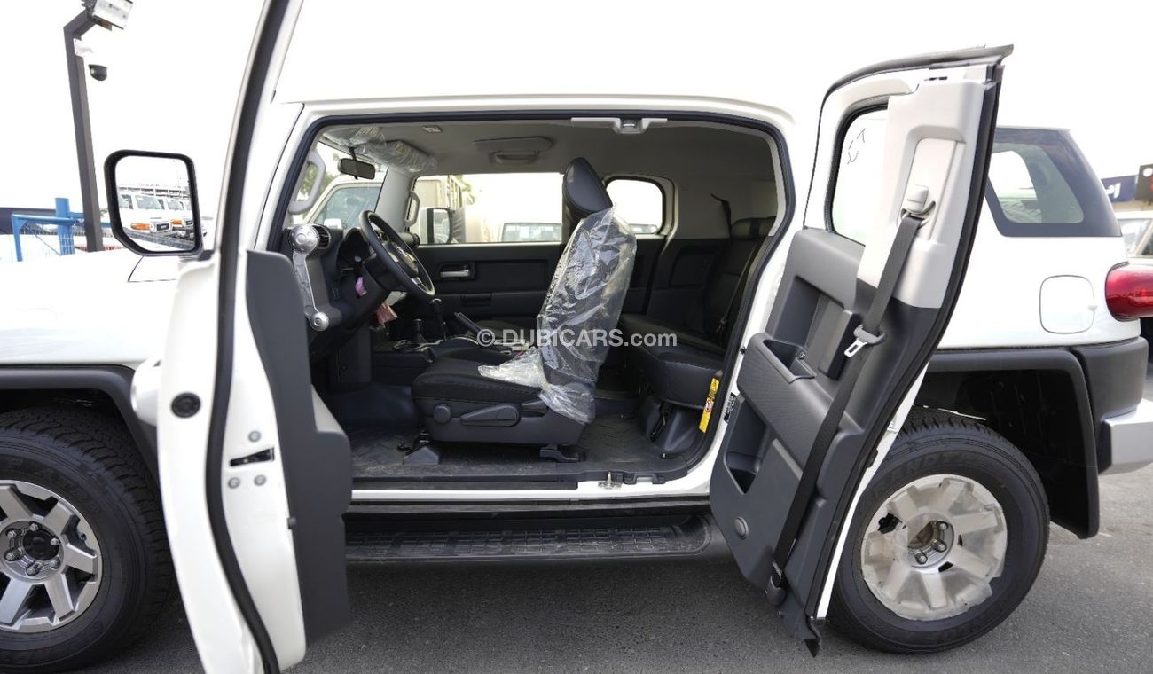 Toyota FJ Cruiser TOYOTA FJ CRUSIER 4WD 4.0L 2023 BASIC