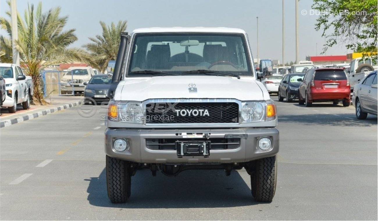 Toyota Land Cruiser Pick Up LC79 DC, 4.0L Petrol 4WD MT For Export