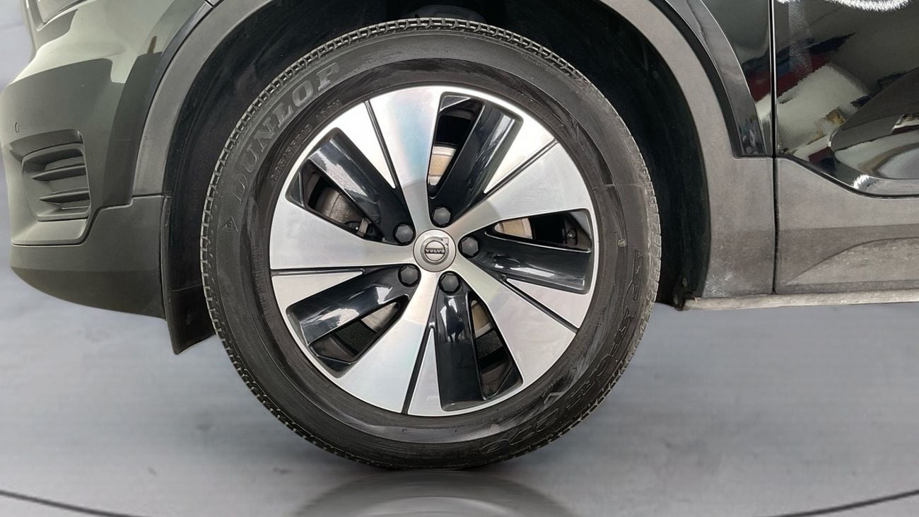 Volvo XC40 T4 Momentum | upto AED 20,000 Ramadan Discount | Guaranteed Warranty | 0 Down Payment