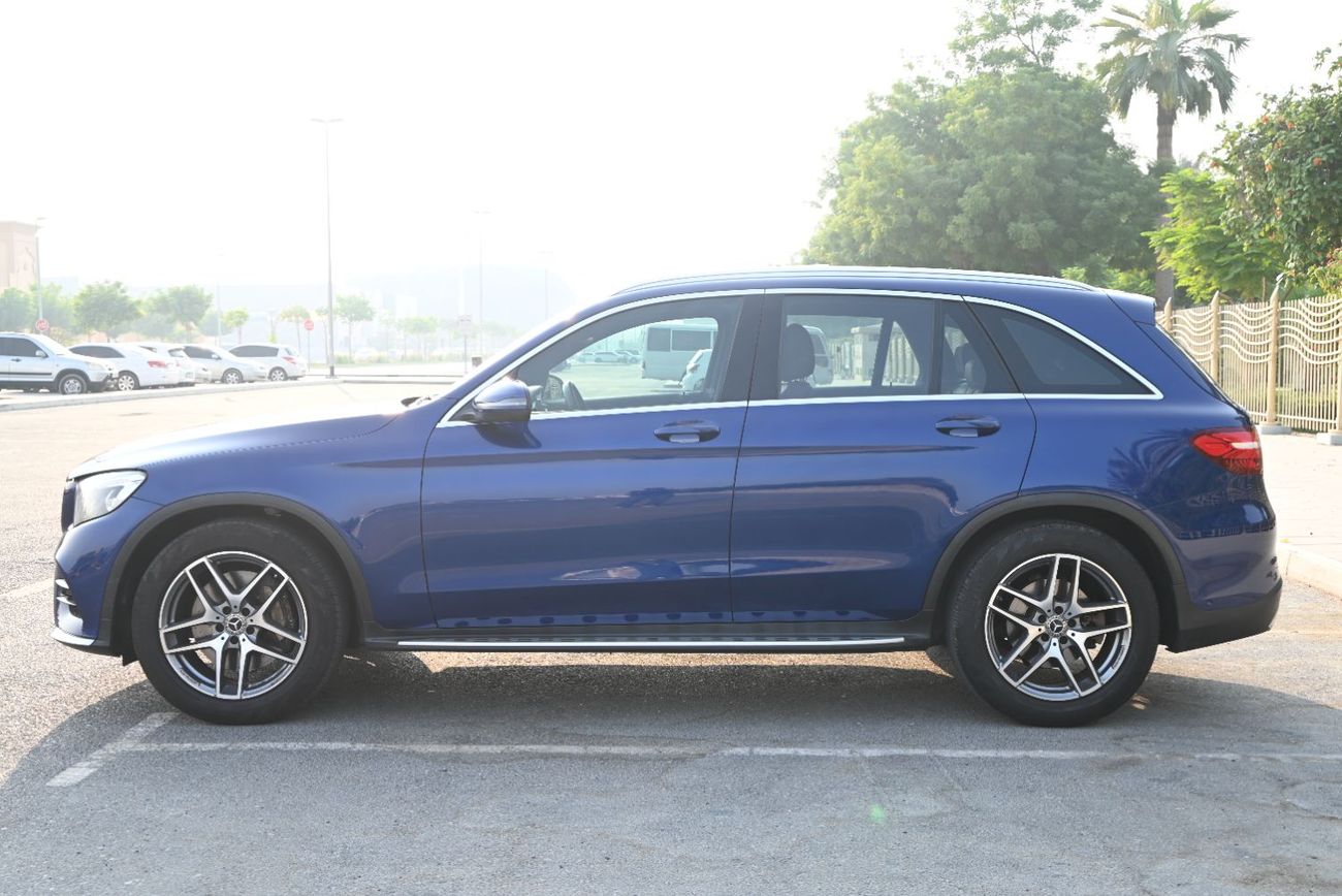 مرسيدس بنز GLC 300 4MATIC 2.0L