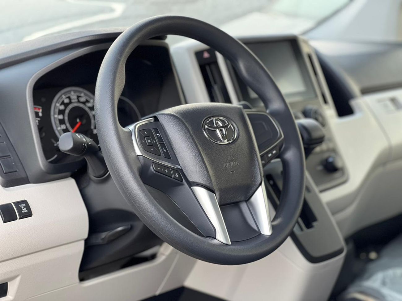 Toyota Hiace GL 3.5L PTR A/T // 2026 // WITH DVD & CAMERA BACK , AUTOMATIC SIDE DOOR  // SPECIAL OFFER // BY FORM