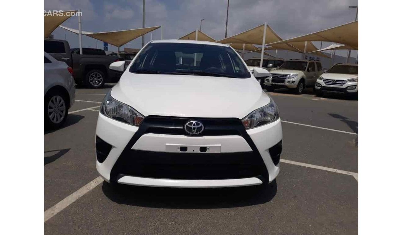 Toyota Yaris سياره نظيفه جدا بحاله ممتاذه ضمان شاسيه جير ماكينه