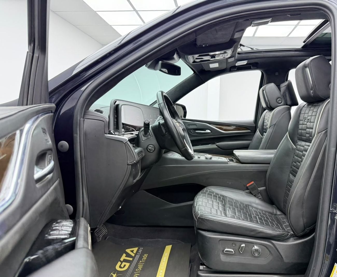 Cadillac Escalade SPORT PLATINUM 2023 Cadillac Escalade Sport Platinum, Excellent Condition, European Specs.