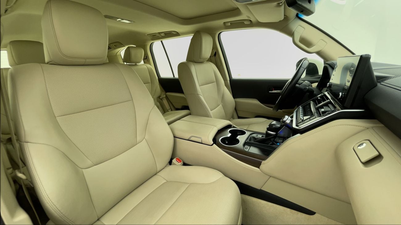 تويوتا لاند كروزر GXR 4 | بدون دفعة مقدمة | اختبار القيادة في المنزل