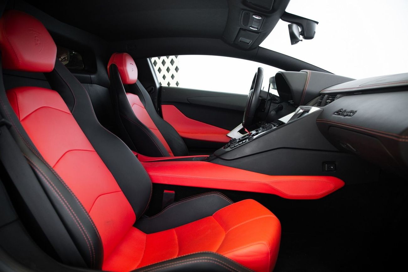 Lamborghini Aventador LP740-4 S