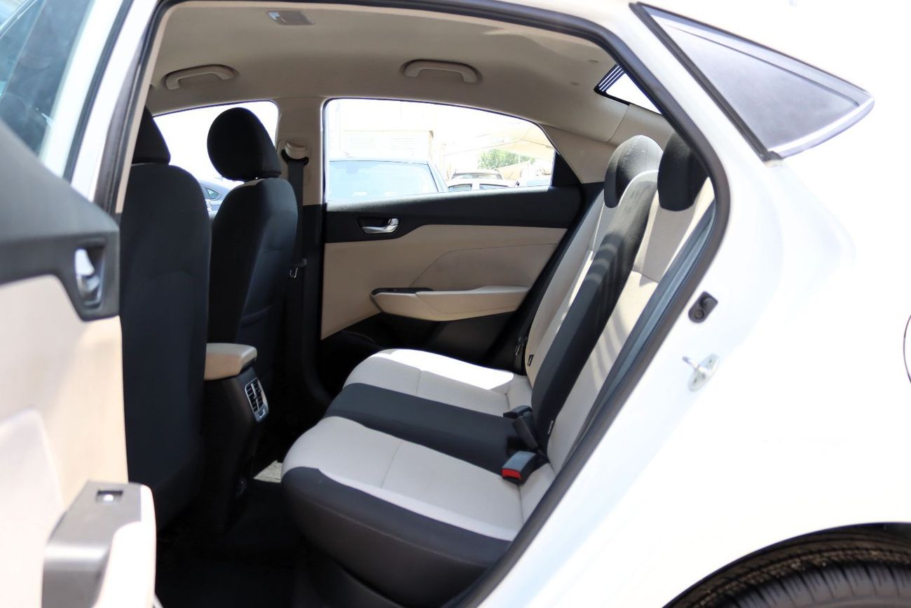 هيونداي أكسنت GL خالية من الحوادث - خليجي - صبغة وكالة - مكينة 1600 سي سي - بحالة الوكالة من الداخل والخارج