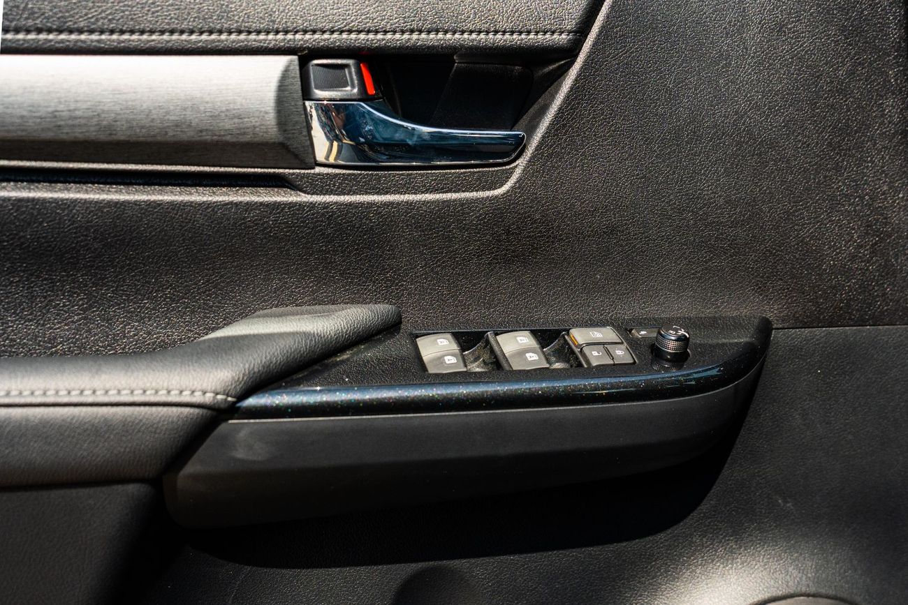 تويوتا هيلوكس Toyota Hilux Adventure 2025 4.0L Petrol Double Cab Pickup  4WD