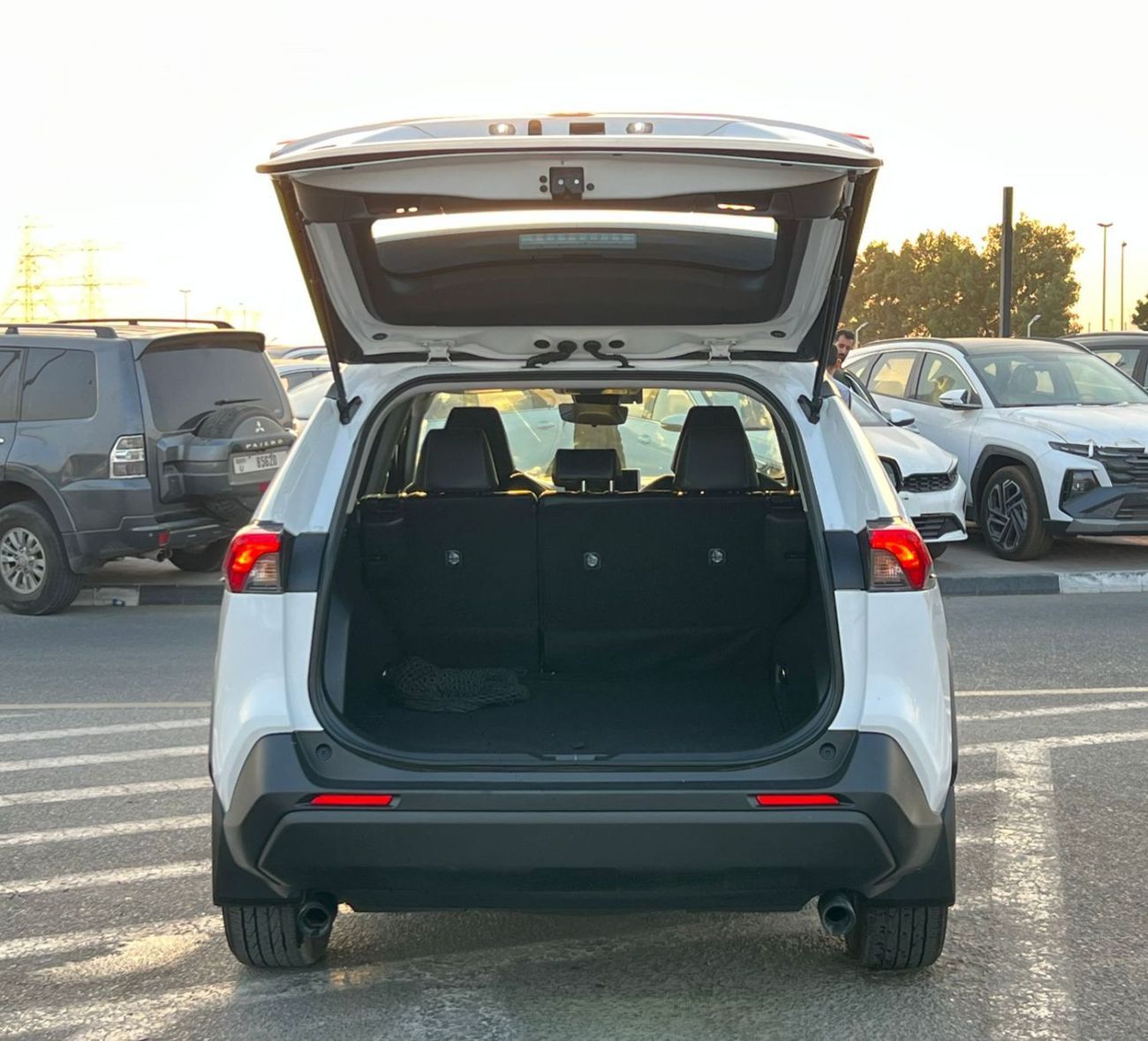 تويوتا راف ٤ 2024 Toyota RAV4 MidOption- 2.5L V4- Rear Camera -Leather Seat -