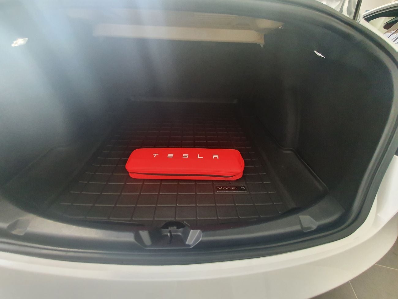 Tesla Model 3 LONG RANGE