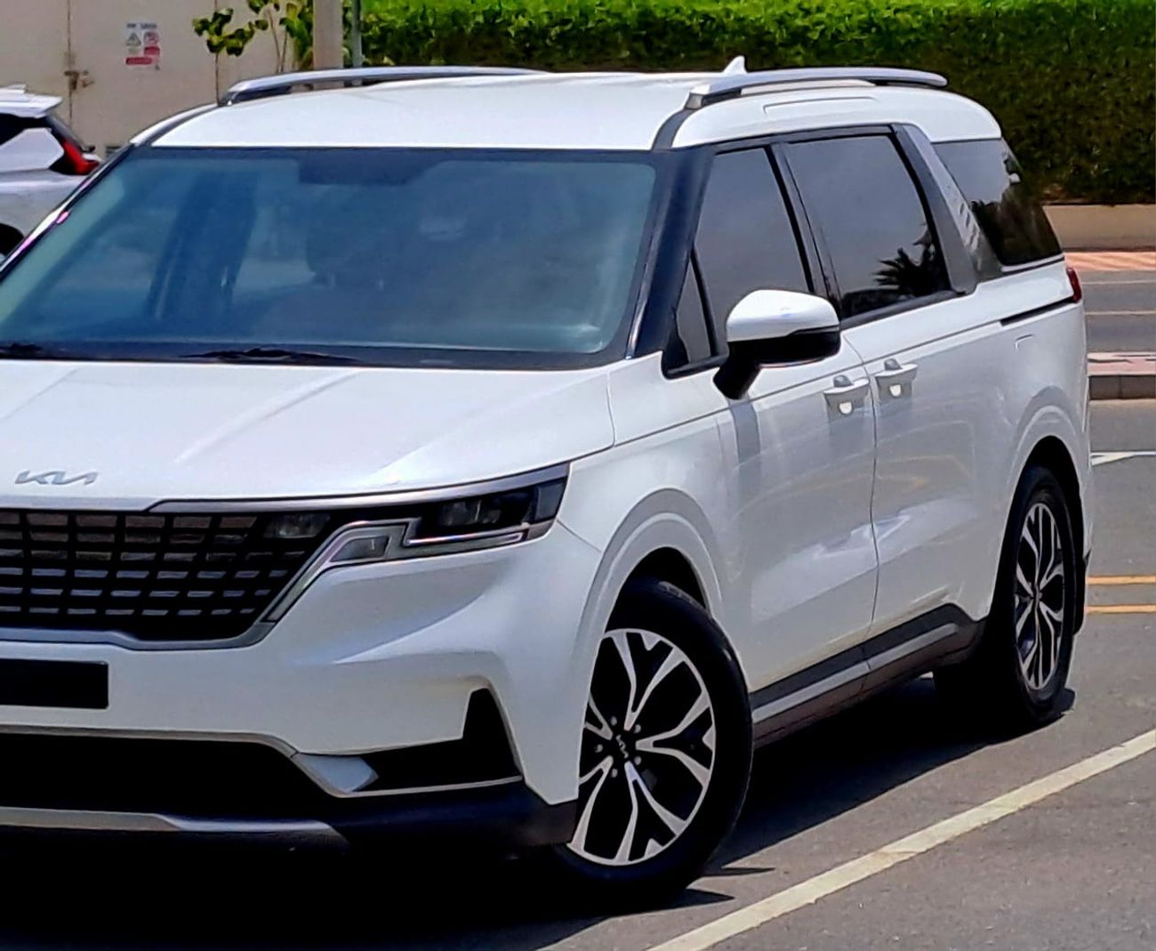 Kia Carnival GDI EX 3.5L 2022 3.5L GCC (1330/-MONTHLY)