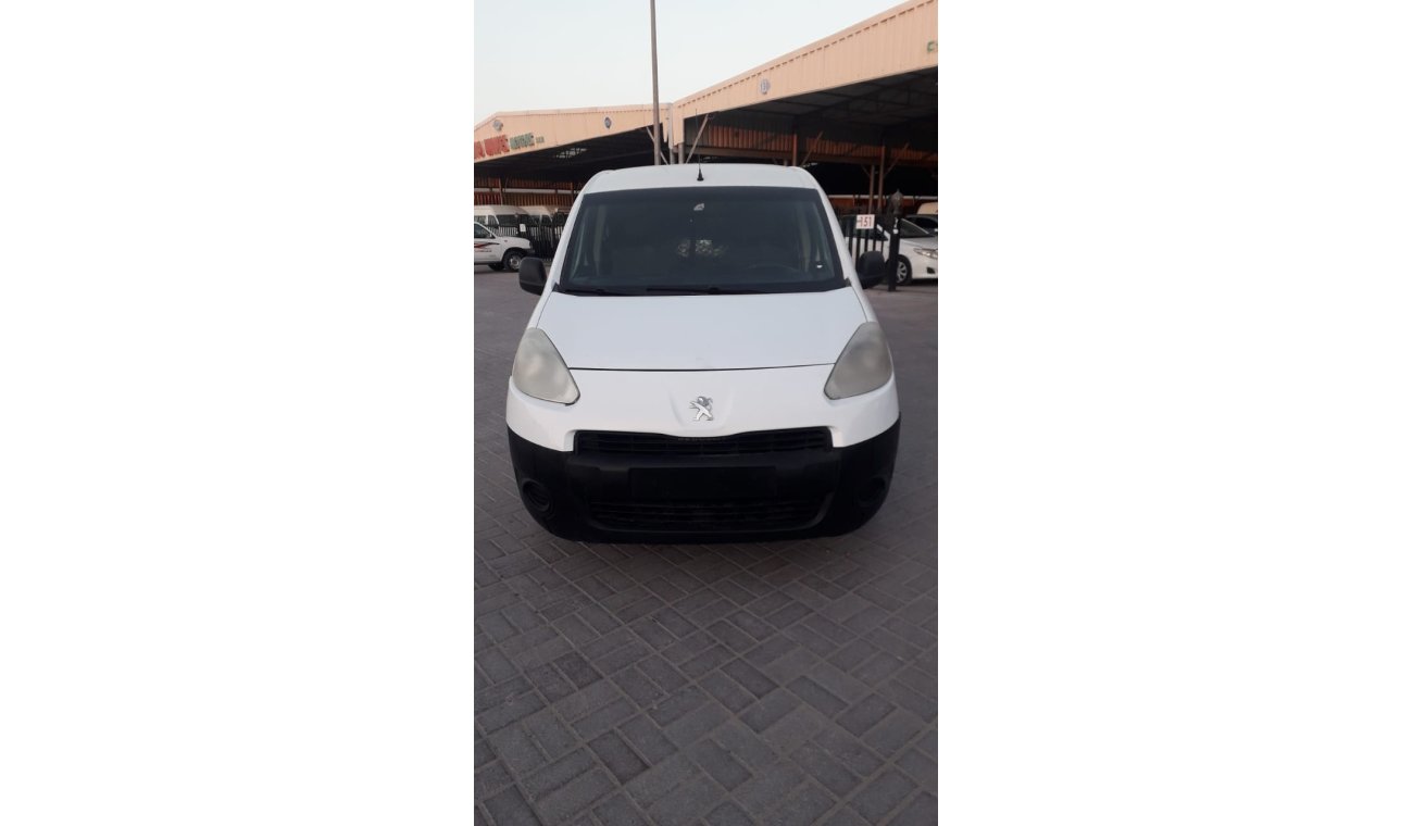 بيجو بارتنر 1.6L, 15" Tyres, Xenon Headlights, Airbags, Manual Gear Box, Front A/C (LOT # 6016)