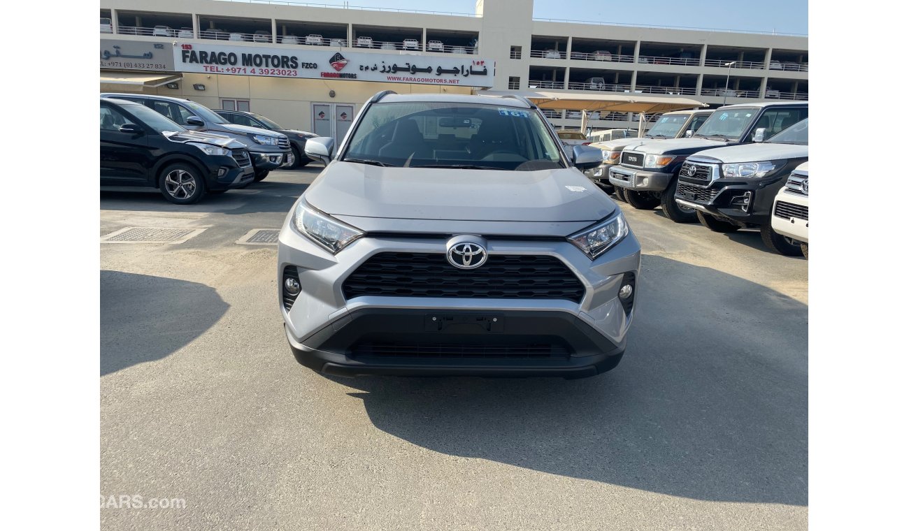 Toyota RAV4 XLE AWD WITH SUNROOF