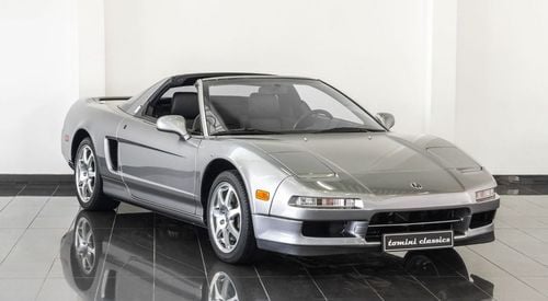 أكيورا NSX  T
