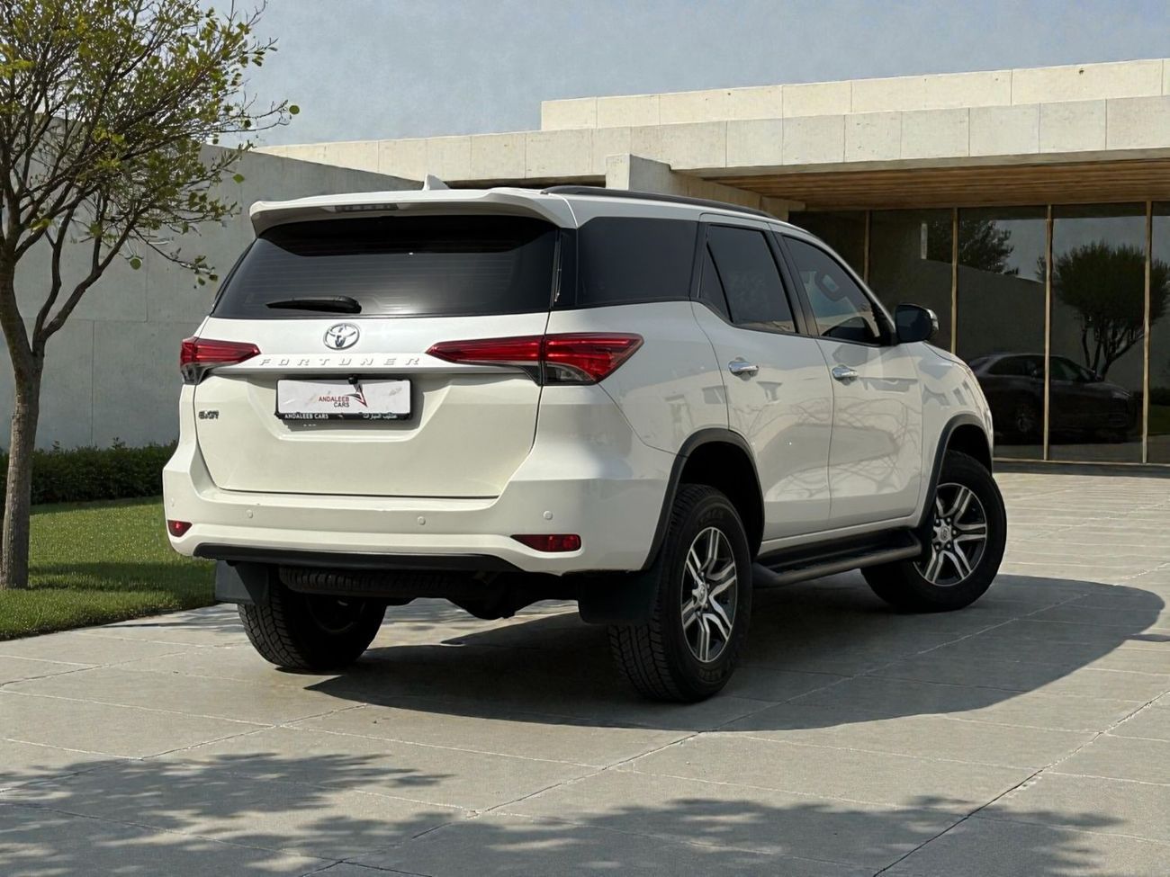 Toyota Fortuner TOYOTA FORTUNER EX-R 2.7L 4WD A/T | 2022 | GCC SPECS | AED 1,400 per month