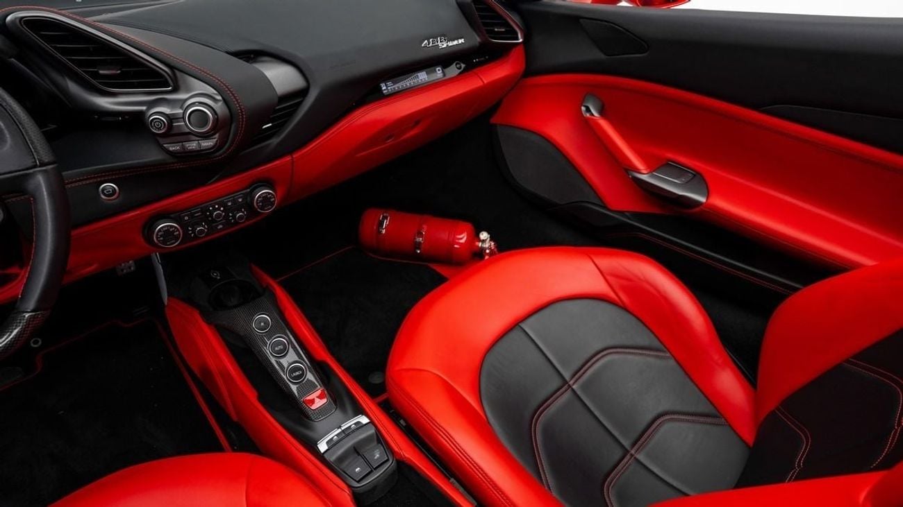 Ferrari 488 Spider STANDARD - 2018 - GCC Specs