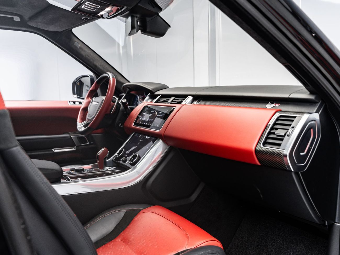 Land Rover Range Rover Sport SVR 5.0L (550 HP) 2022 Range Rover SVR Carbon Edition, 5.0 SC V8, 4WD, 575bhp, 8 Speed Automatic.