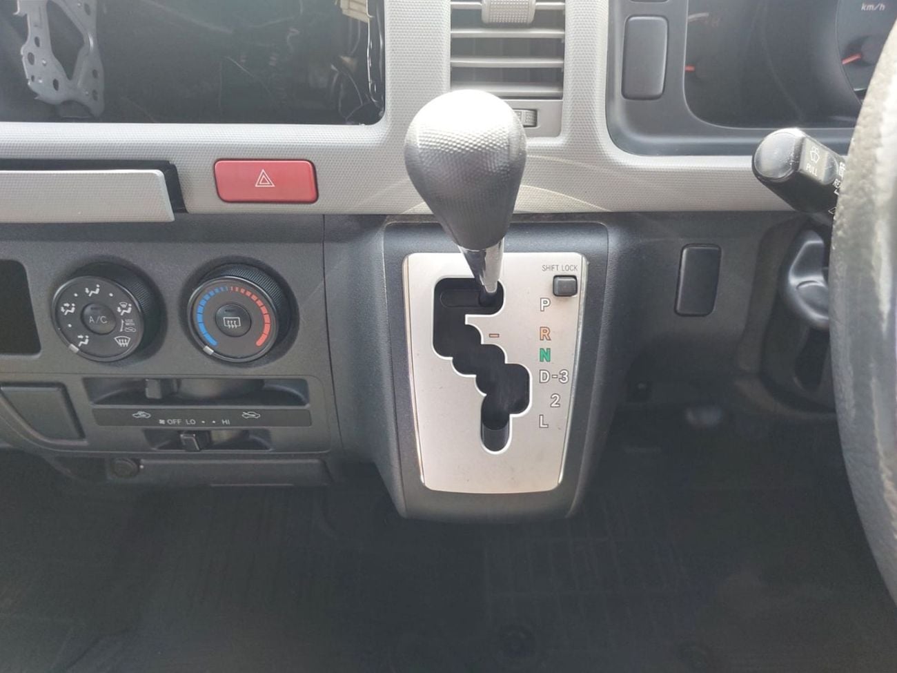 Toyota Hiace TOYOTA HIACE VAN RHD 2013 MODEL 3.0 L DIESEL AUTOMATIC(PM11956)