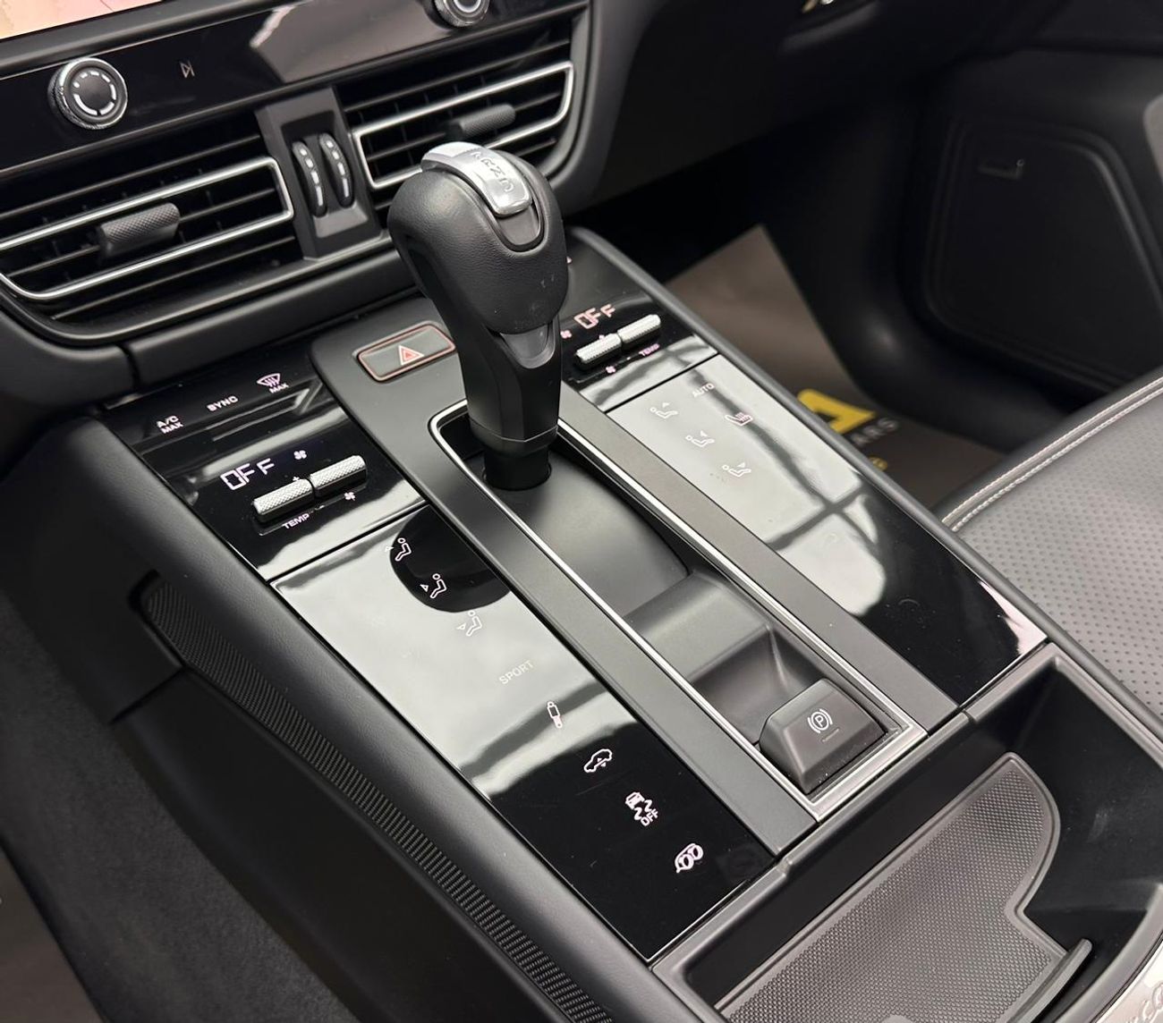 Porsche Macan 2024 Porsche Macan GTS, 1 Year Warranty Unlimited, Porsche Full Service History