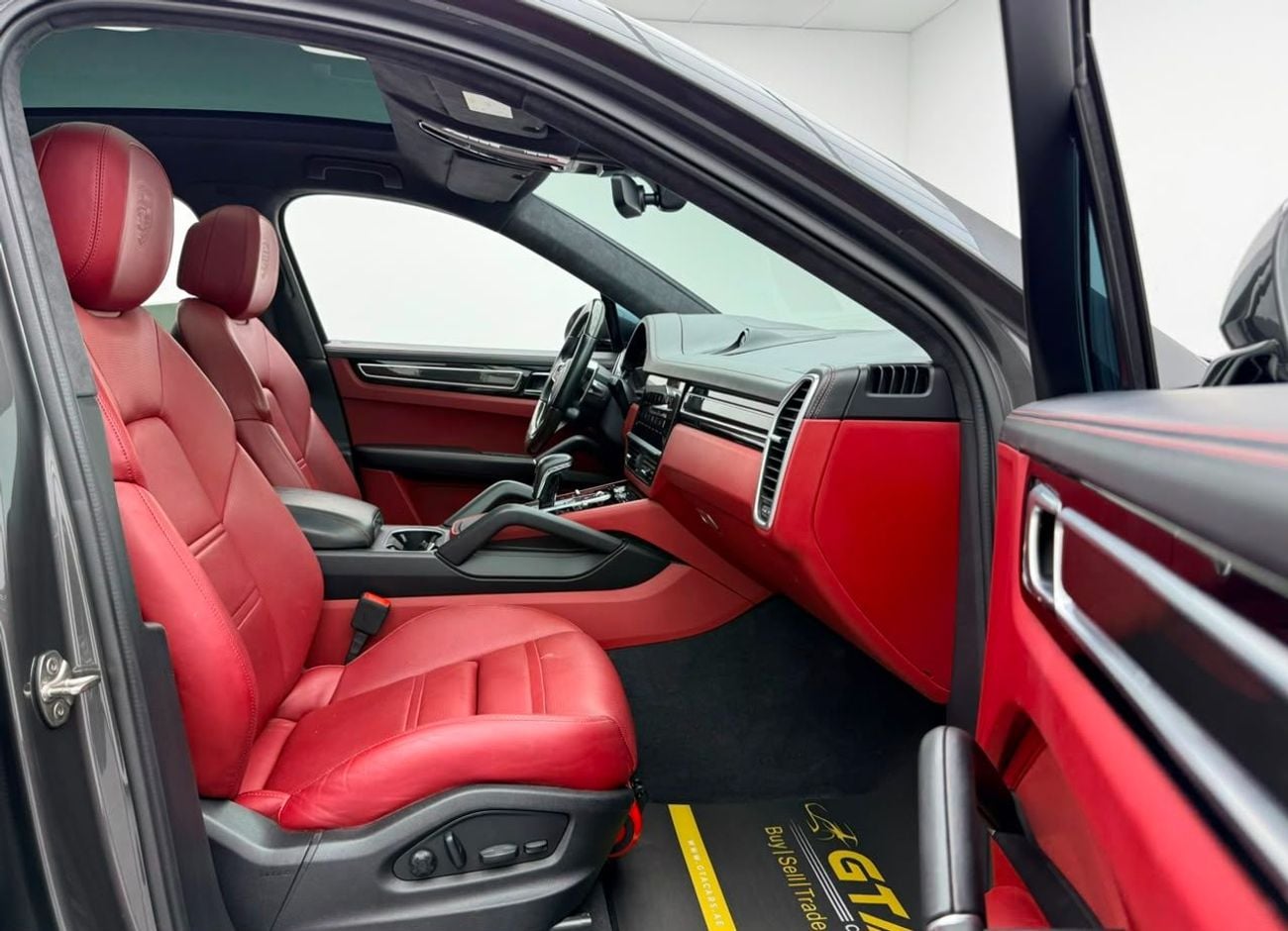 بورش كايان GTS 2022 Porsche Cayenne GTS, Warranty, Full Porsche Service History, Low Km, Fully Loaded, GCC