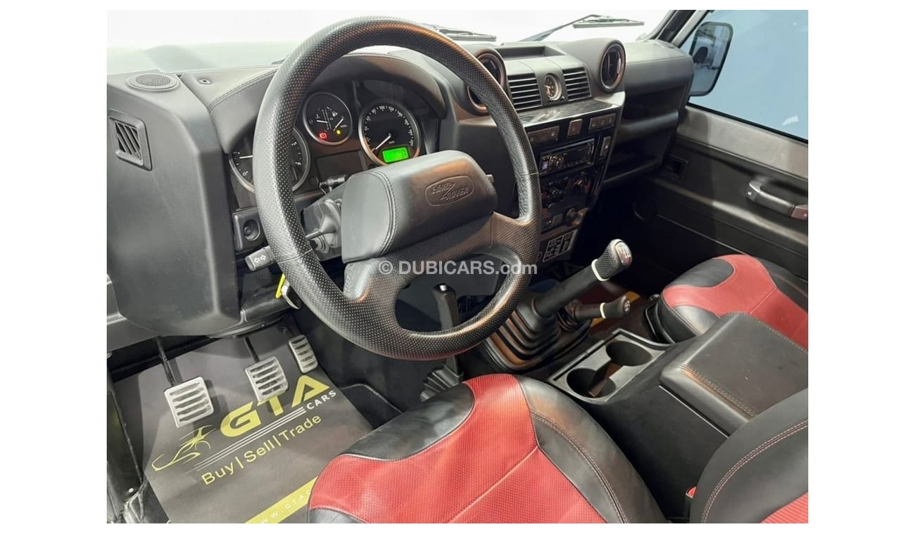 لاند روفر ديفندر 2016 Land Rover Defender 90, Full Service History, Warranty, GCC