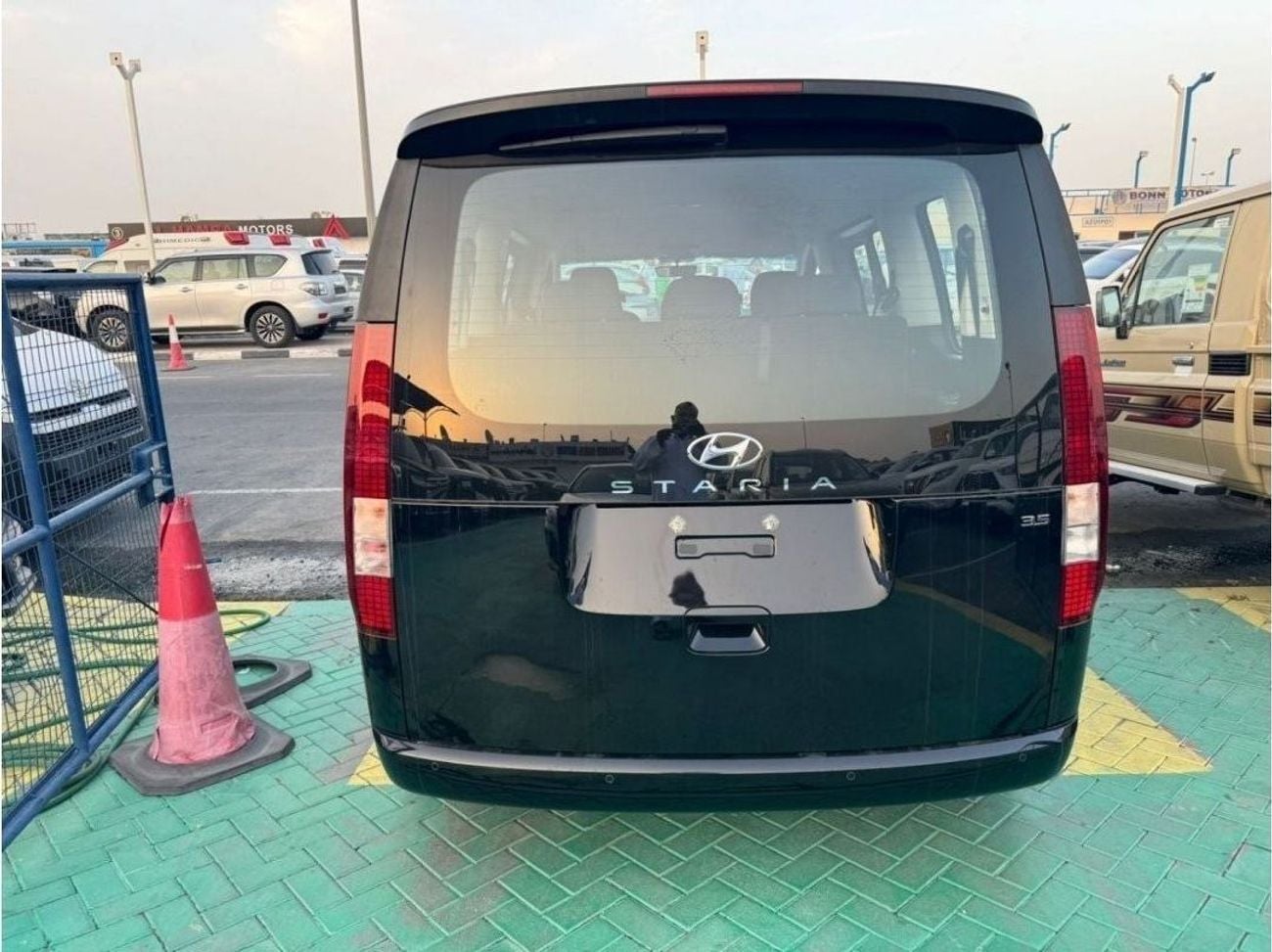 Hyundai Staria 3.5L PETROL, AUTOMATIC 2026