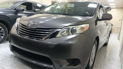 Toyota Sienna LE