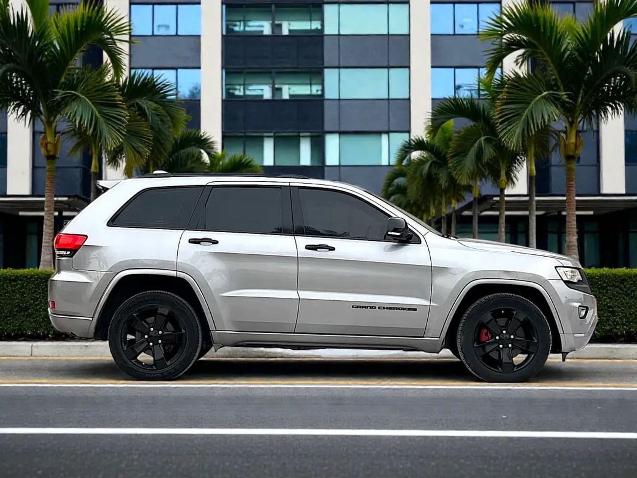 جيب جراند شيروكي L Limited 3.6L | | LIMITED | WELL MAINTAINED | LOW MILEAGE