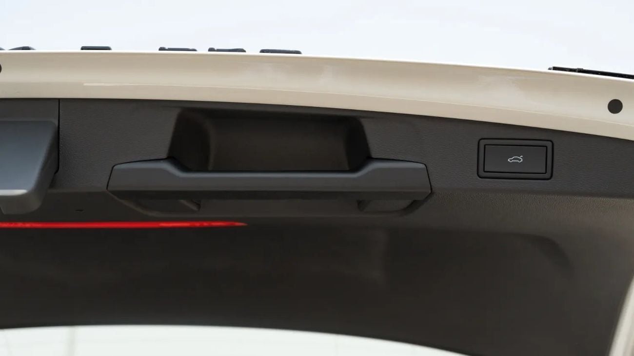 فولكس واجن تيجوان 2025 | VOLKSWAGEN TIGUAN 380 TSI 4WD R-LINE INTELLIGENT PREMIUM - H.K - COOL BLACK KIT