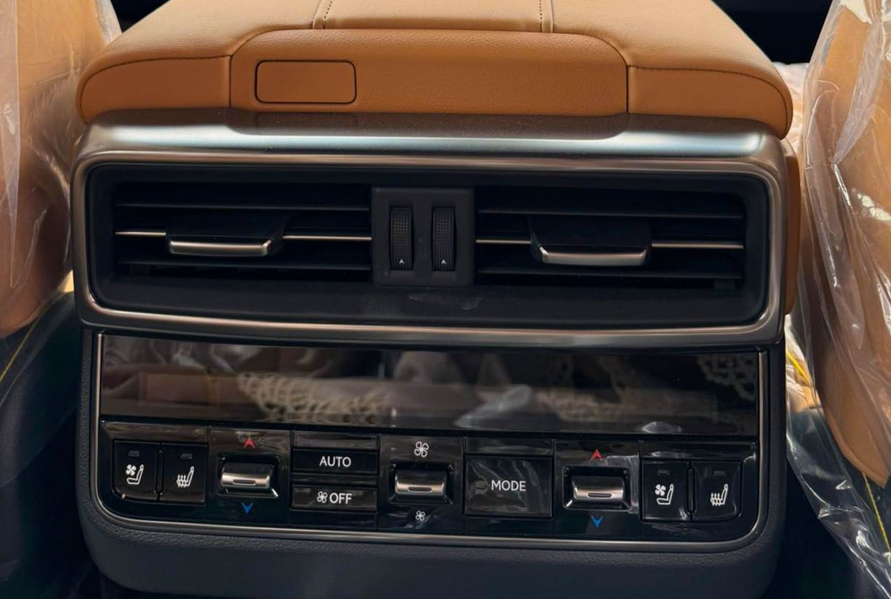 لكزس LX 600 SIGNATURE