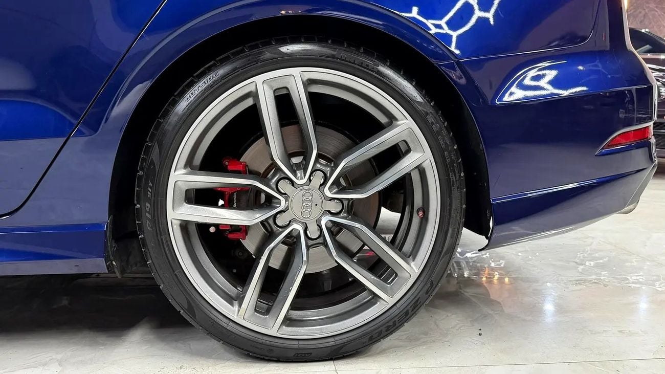 Audi S3 TFSI quattro 2.0L