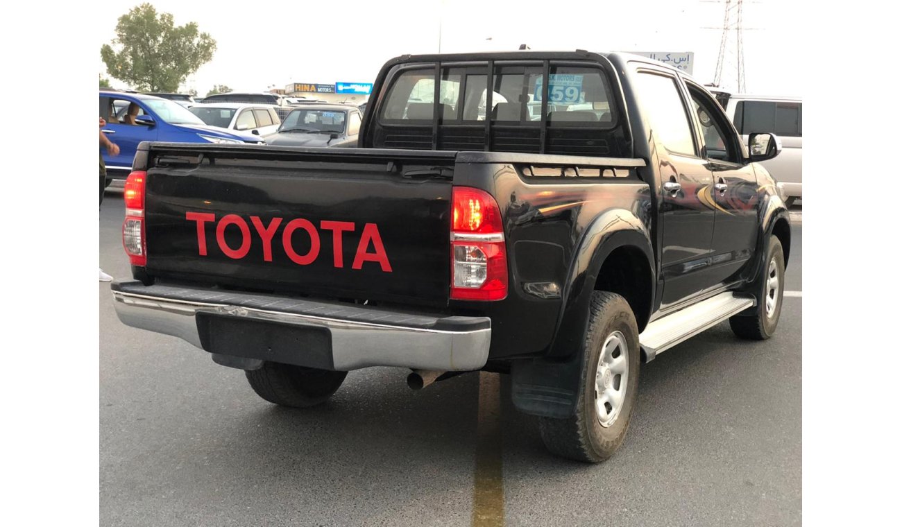 Toyota Hilux 2.4L Diesel, Clean Interior and Exterior, Power Locks, Power Windows, Power Mirrors, Alloy Rims 17''