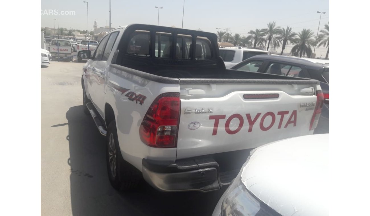 Toyota Hilux full option petrol