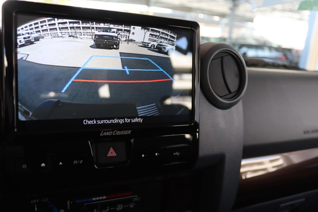 Toyota Land Cruiser GRJ 76 4.0 V6 M/T